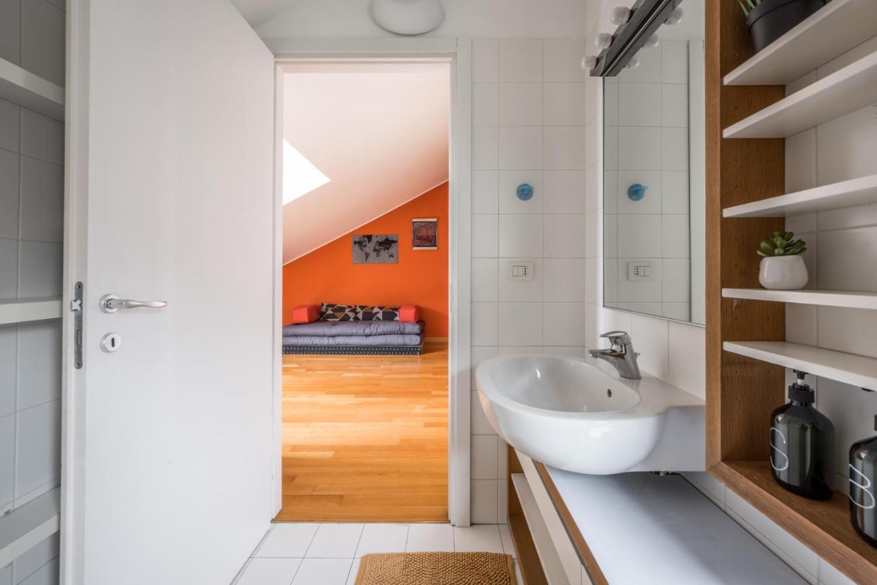 The Orange Attic - Navigli Area Apartment มิลาน ภายนอก รูปภาพ