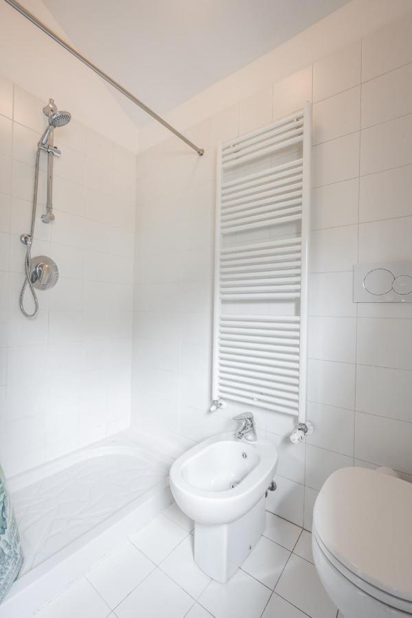 The Orange Attic - Navigli Area Apartment มิลาน ภายนอก รูปภาพ