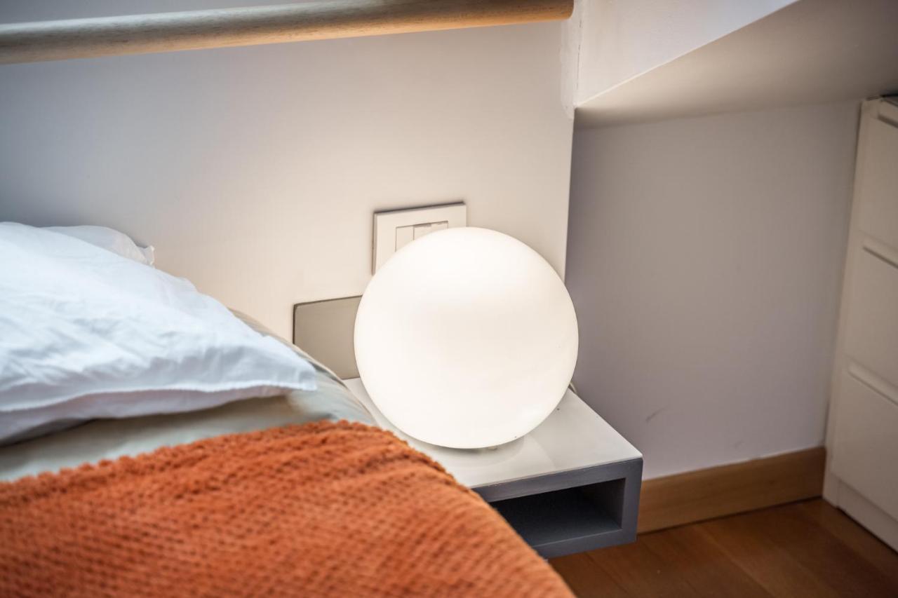 The Orange Attic - Navigli Area Apartment มิลาน ภายนอก รูปภาพ