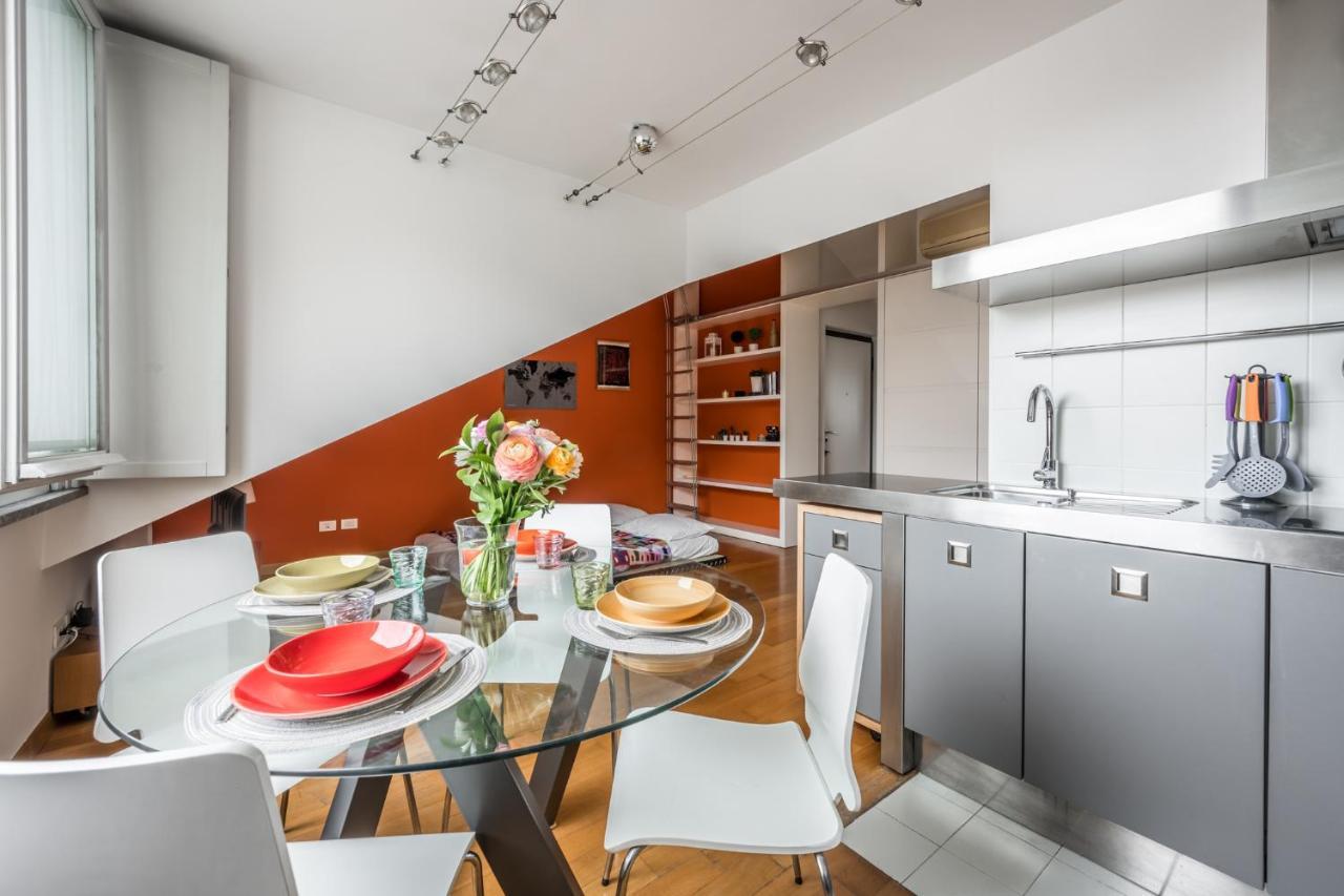 The Orange Attic - Navigli Area Apartment มิลาน ภายนอก รูปภาพ