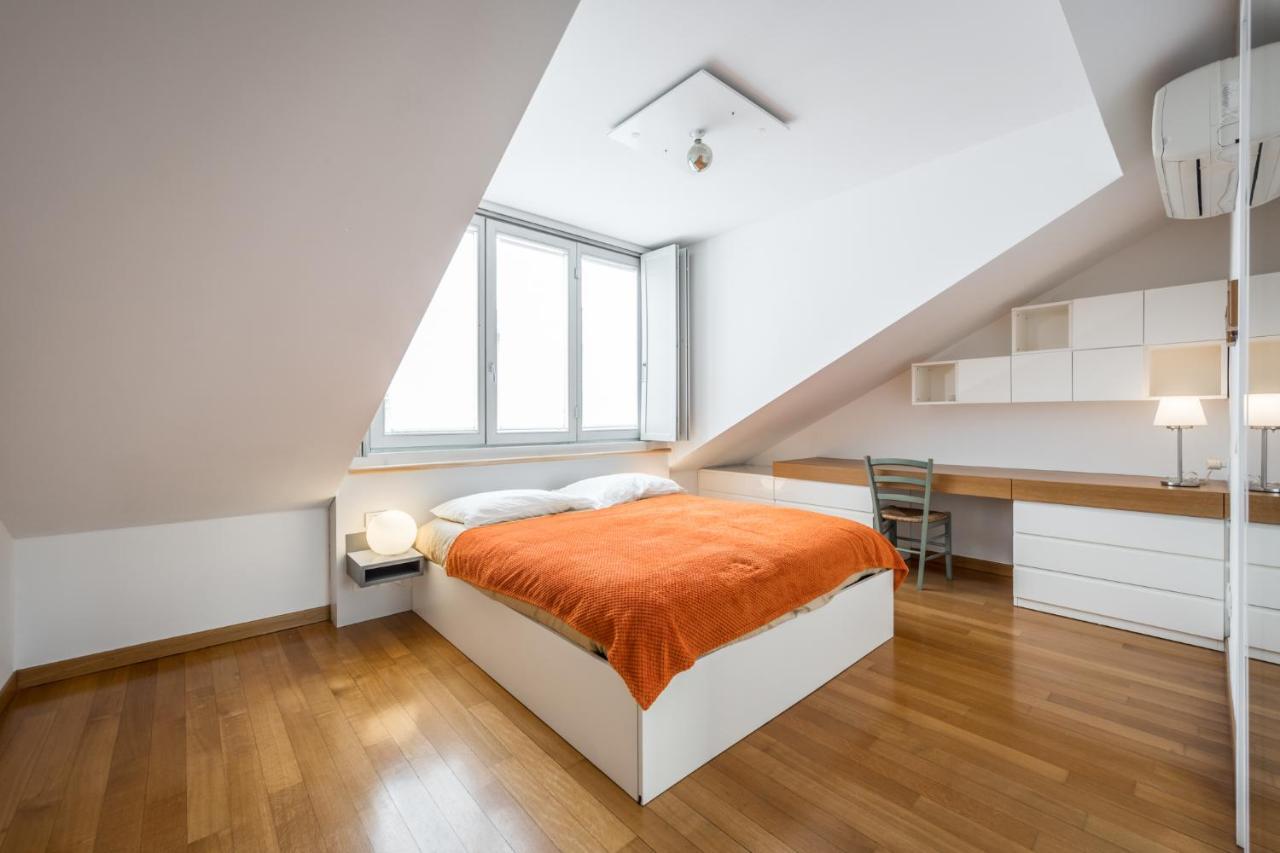 The Orange Attic - Navigli Area Apartment มิลาน ภายนอก รูปภาพ
