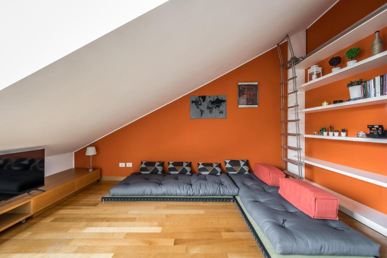 The Orange Attic - Navigli Area Apartment มิลาน ภายนอก รูปภาพ